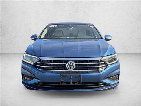 Used 2019 Volkswagen Jetta SEL Premium image 2