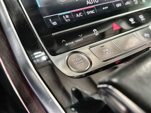 Used 2019 Audi Q8 Prestige AWD/4WD image 24