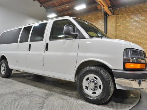 Used 2016 Chevrolet Express 3500 LT w/ LT Preferred Equipment Group image 8