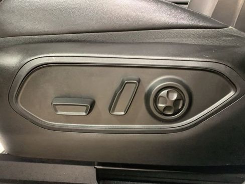 Used 2023 Jeep Grand Cherokee Limited image 10