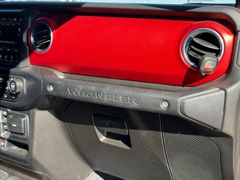 Used 2019 Jeep Wrangler Unlimited Rubicon image 32