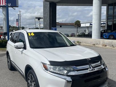 Used 2016 Mitsubishi Outlander SE