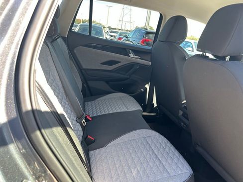 Used 2025 Volkswagen Tiguan S image 31