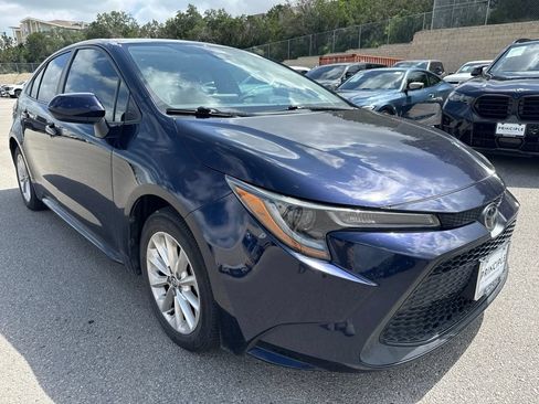 Used 2022 Toyota Corolla LE w/ LE Premium Package FWD image 3