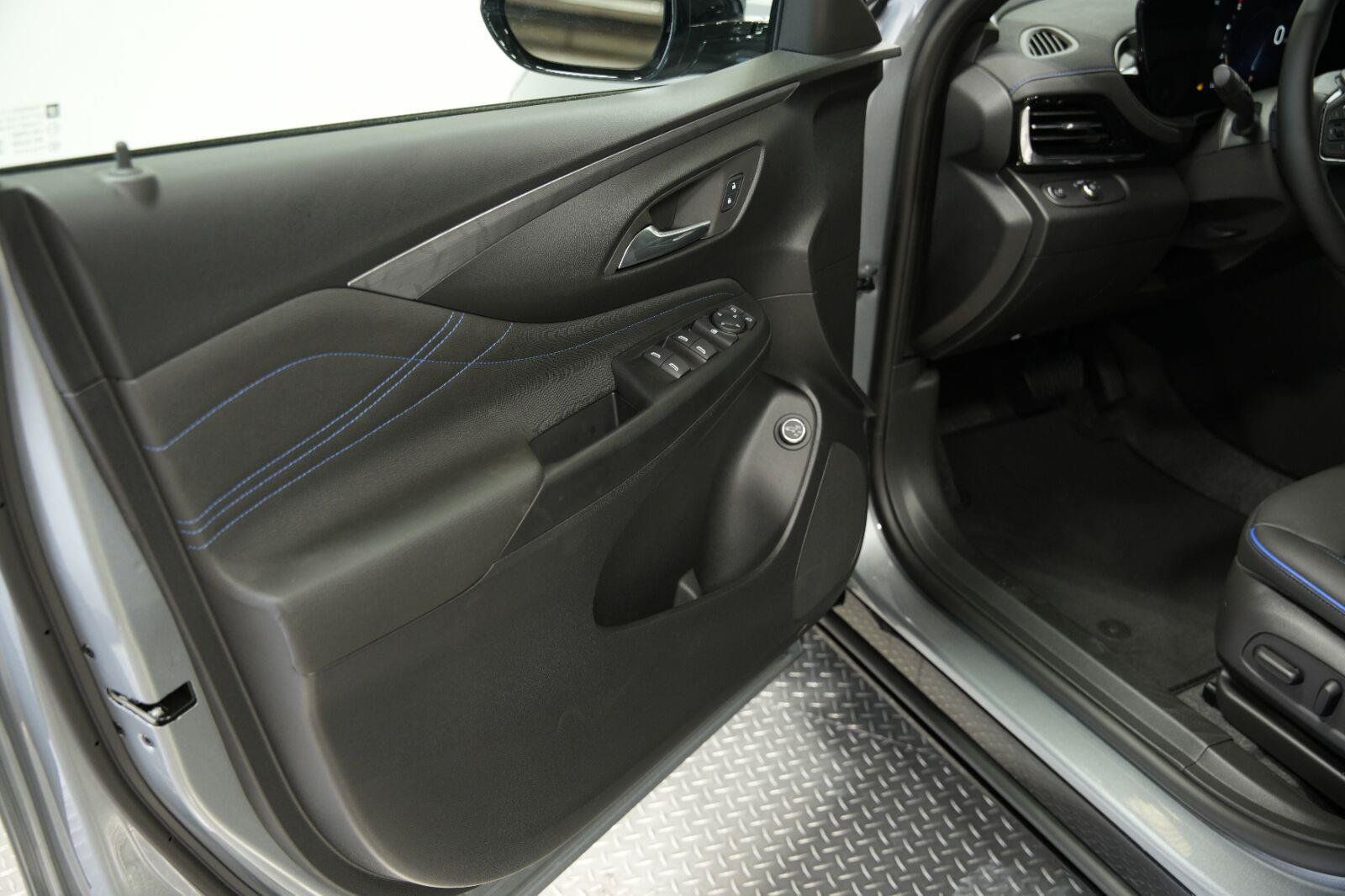 New 2026 Buick Envista Sport Touring w/ Convenience I Package FWD image 33