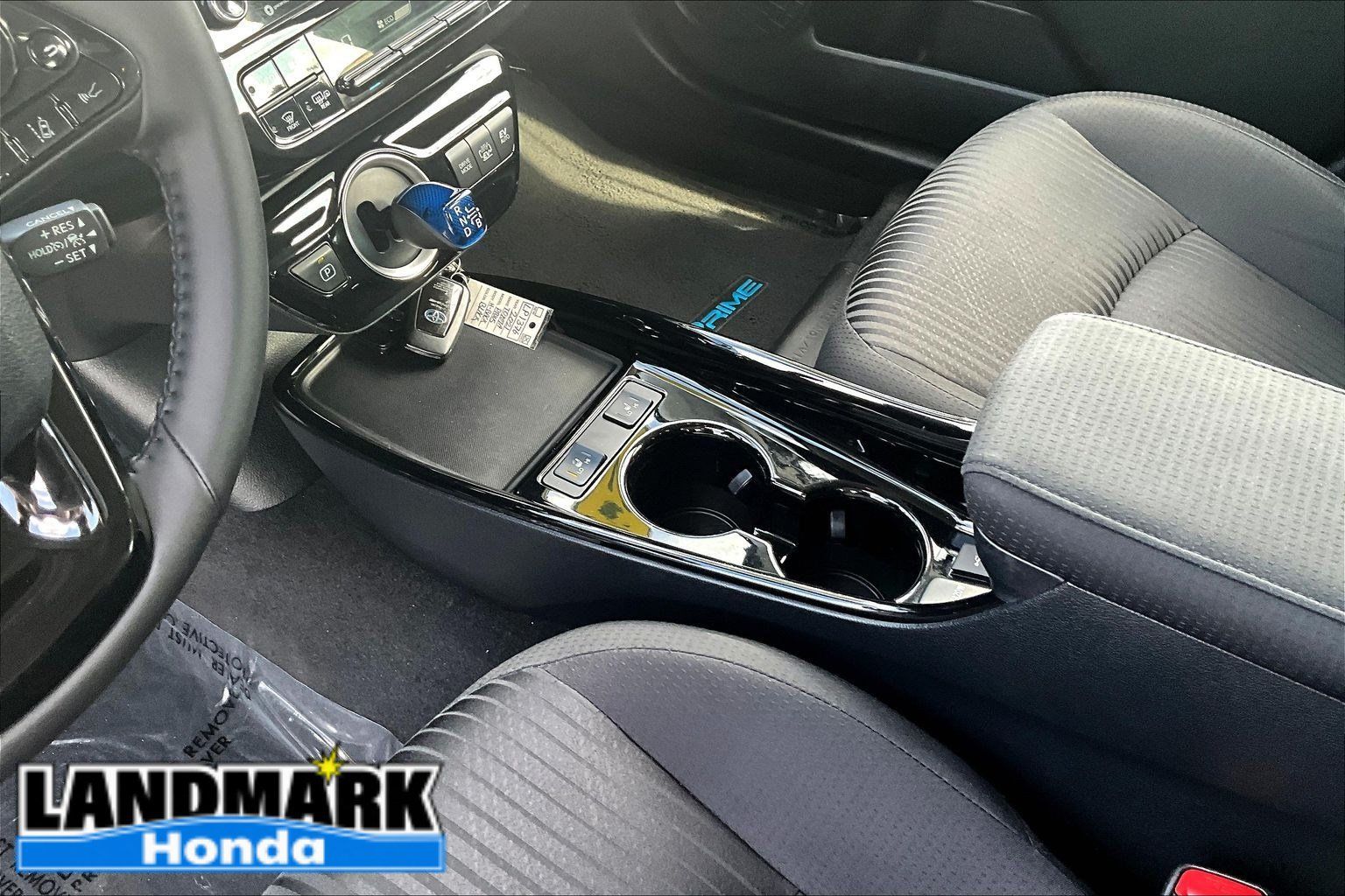 Used 2021 Toyota Prius Prime LE w/ Carpet Mat Package (TMS) FWD image 14