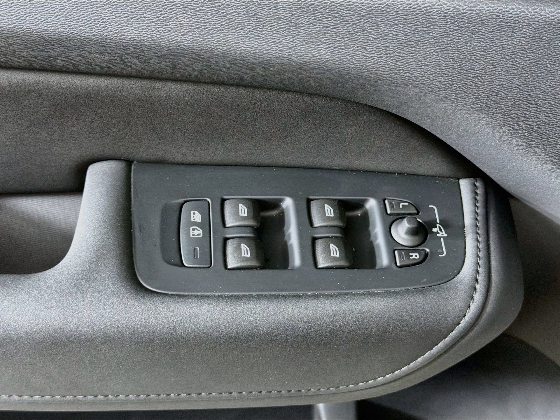 Certified 2026 Volvo XC60 B5 Plus AWD/4WD image 18
