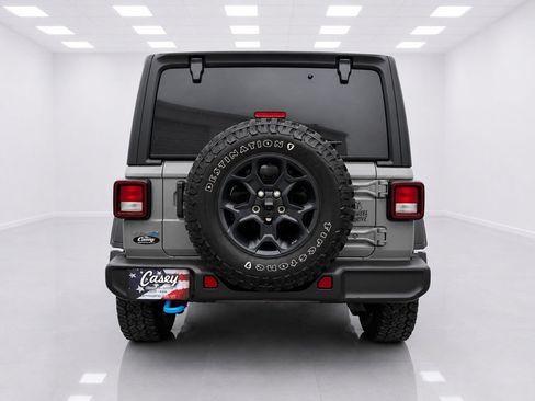 Used 2023 Jeep Wrangler Unlimited w/ Cold Weather Group AWD/4WD image 11