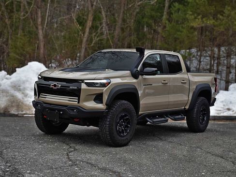 Used 2024 Chevrolet Colorado ZR2 w/ ZR2 Bison Edition image 13