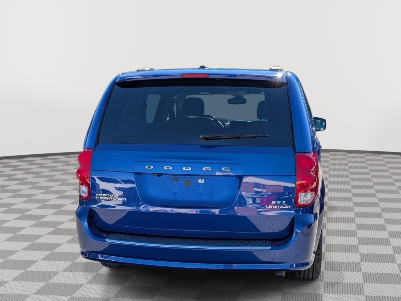 Used 2020 Dodge Grand Caravan SXT FWD image 4