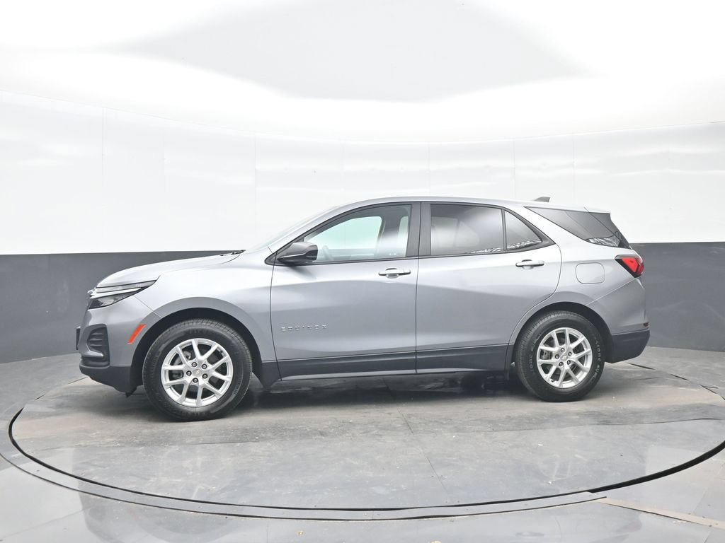 Used 2023 Chevrolet Equinox LS FWD image 3