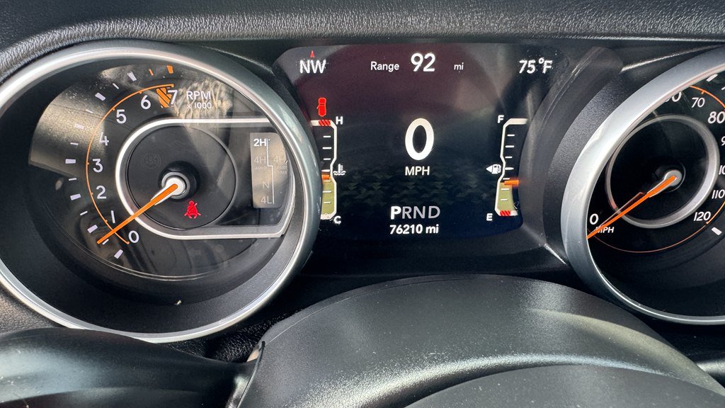 Used 2018 Jeep Wrangler Unlimited Sahara AWD/4WD image 18
