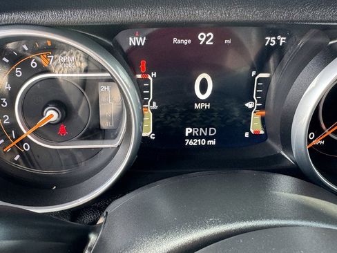 Used 2018 Jeep Wrangler Unlimited Sahara AWD/4WD image 18