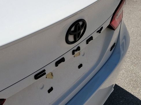 Used 2023 Toyota Camry SE image 6