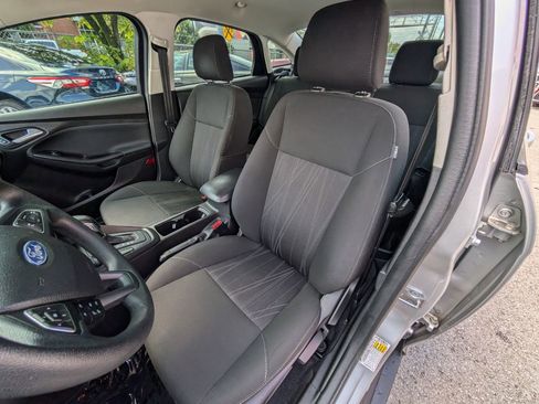 Used 2018 Ford Focus SE image 16