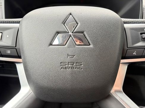 Used 2024 Mitsubishi Outlander SE image 7