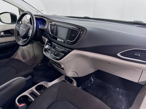 Certified 2023 Chrysler Voyager LX FWD image 38