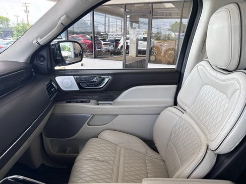 Used 2020 Lincoln Navigator Black Label w/ Cargo Convenience Package AWD/4WD image 24