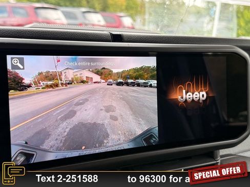 New 2025 Jeep Gladiator Sport image 18