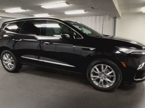 Certified 2023 Buick Enclave Essence w/ Experience Buick Package FWD image 2