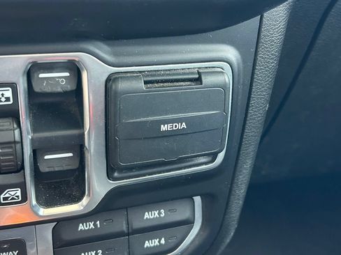 Used 2019 Jeep Wrangler Unlimited Rubicon AWD/4WD image 28