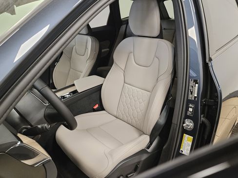 New 2026 Volvo XC60 T8 Plus w/ Protection Package Premier image 40