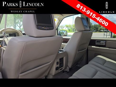 Used 2014 Lincoln Navigator 2WD image 16