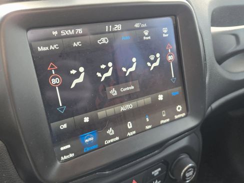 Used 2022 Jeep Renegade Latitude w/ Convenience Group image 27