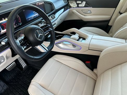 Used 2025 Mercedes-Benz GLS 450 4MATIC image 9
