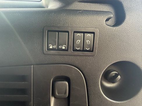 Used 2017 Chevrolet Suburban Premier AWD/4WD image 23