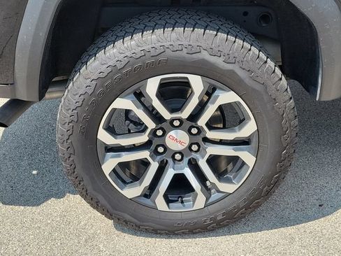 Used 2024 GMC Canyon AT4 w/ AT4 Premium Package AWD/4WD image 7