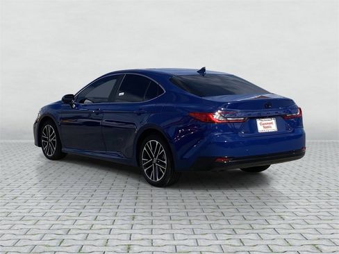 Used 2026 Toyota Camry XLE image 4