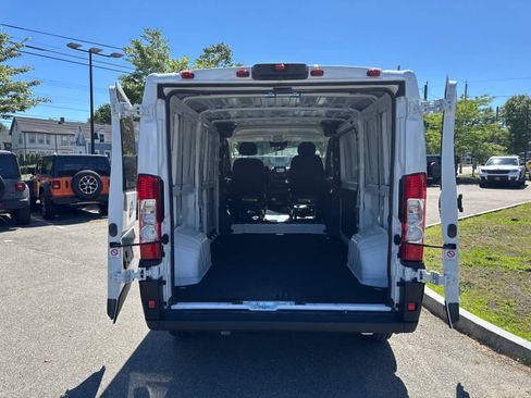 Used 2025 RAM ProMaster 2500 w/ U-Haul Equipment Group FWD image 29