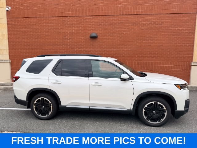 Used 2026 Honda Pilot Touring image 1