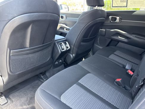Certified 2023 Kia Sorento LX FWD image 14