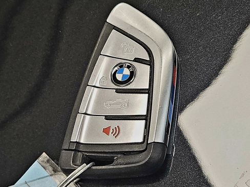 Used 2023 BMW M550i xDrive M550i xDrive w/ Dynamic Handling Package image 47