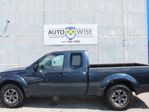 Used 2017 Nissan Frontier Desert Runner image 2