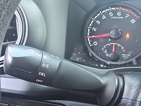 Used 2020 Toyota Tacoma SR w/ SR Convenience Package RWD image 24