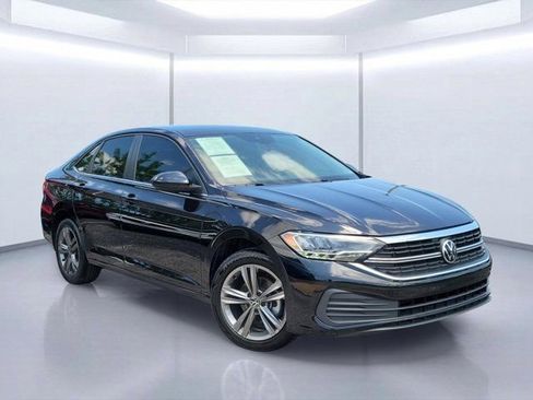 Used 2022 Volkswagen Jetta SE FWD image 1