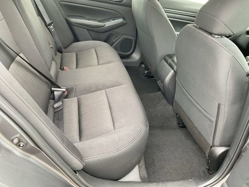 Used 2025 Nissan Altima 2.5 SV image 9