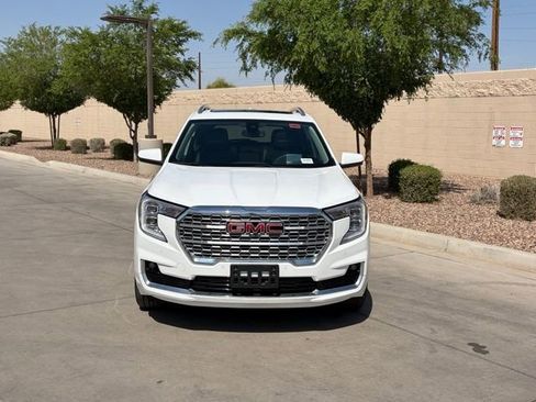 Used 2022 GMC Terrain Denali image 3