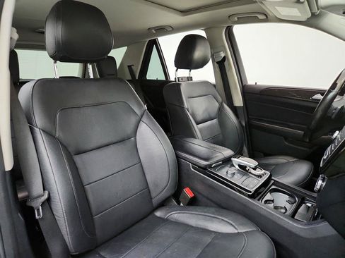 Used 2016 Mercedes-Benz GLE 400 4MATIC w/ Parking Assist Package image 28