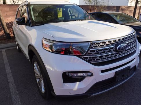 Used 2023 Ford Explorer Limited w/ Limited Technology Package AWD/4WD image 3
