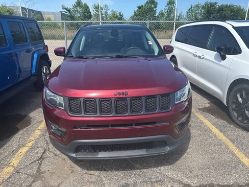 Used 2021 Jeep Compass Latitude w/ Sun and Sound Group AWD/4WD image 4