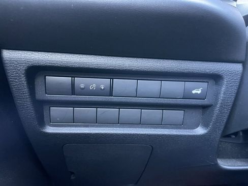 Used 2023 Mitsubishi Outlander SE Black Edition image 47