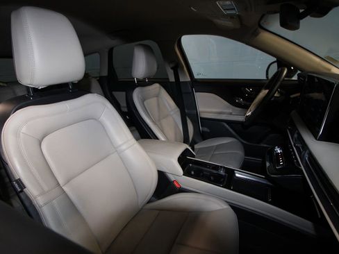 Used 2025 Lincoln Corsair AWD w/ Equipment Group 101A image 21