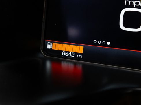 Used 2021 Ferrari 812 GTS image 13