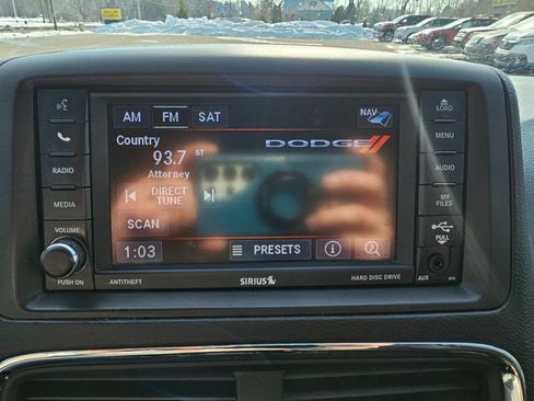 Used 2018 Dodge Grand Caravan SE image 21