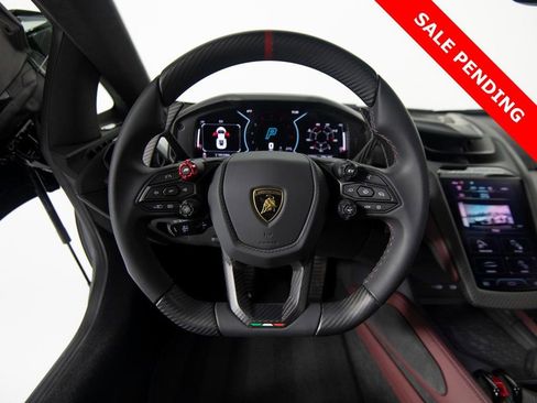 Used 2025 Lamborghini Revuelto image 17