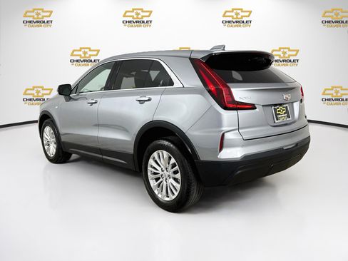 Used 2024 Cadillac XT4 Luxury w/ Cold Weather Package FWD image 6